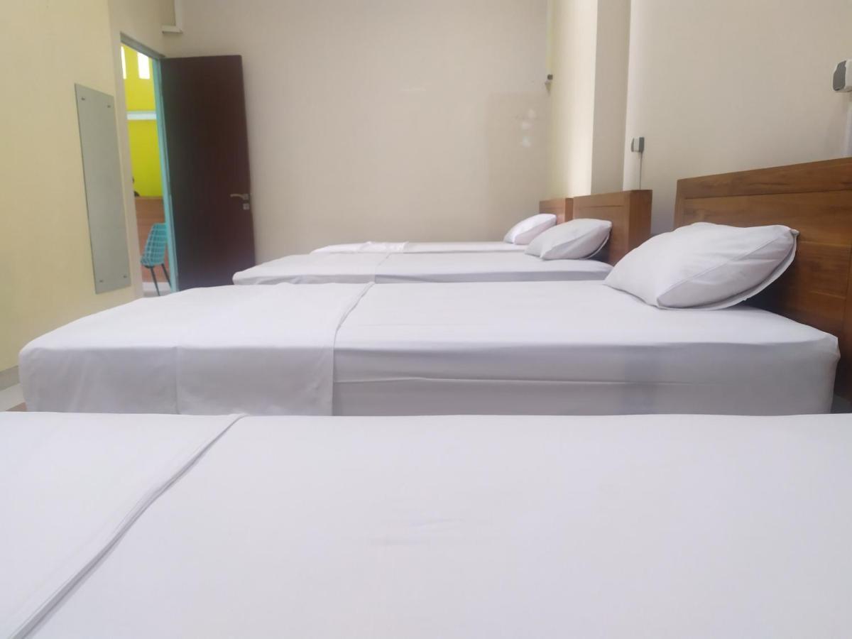 بيت شباب Footprints Xperience ماتارام المظهر الخارجي الصورة